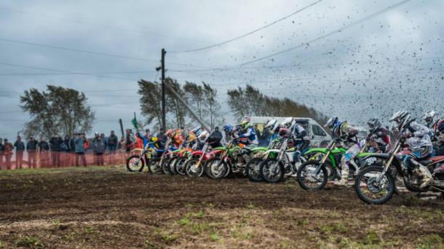 Voor een motorcrossterrein moet een afstand van minstens 500 m ten opzichte van een natuurreservaat worden gerespecteerd.