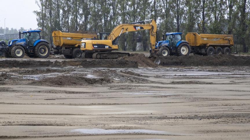 Voor de sanering in de ruime omgeving rond het 3M-terrein moet 137.000 ton grond vervangen worden.