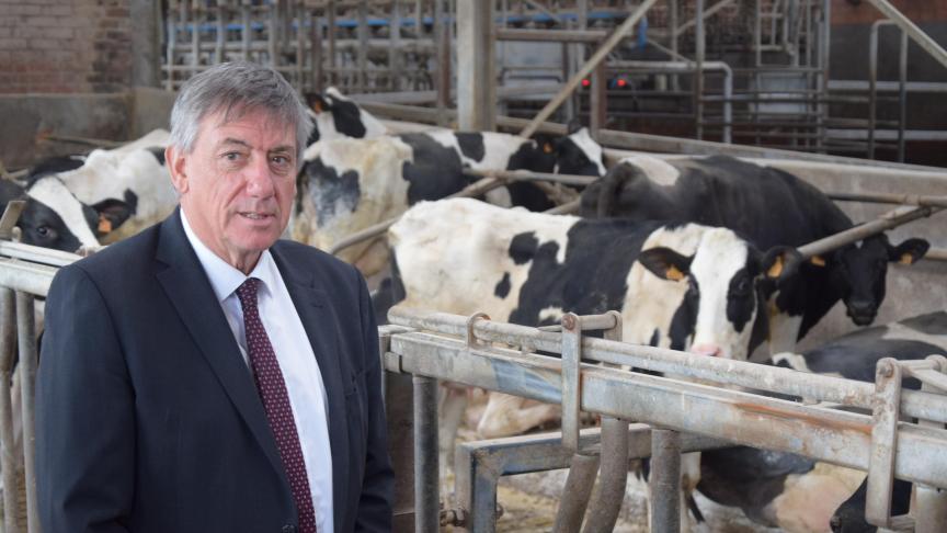 Tijdens een boerderijbezoek in Essen herhaalde Jan Jambon dat de Vlaamse regering tegen de natuurherstelwet gekant is.