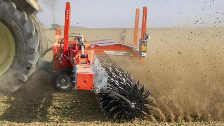 Biologische landbouw is pionier in het op punt stellen van nieuwe landbouwtechnieken die daarna ingang vinden in de gangbare landbouw. Kijk maar naar mechanische onkruidbestrijding.