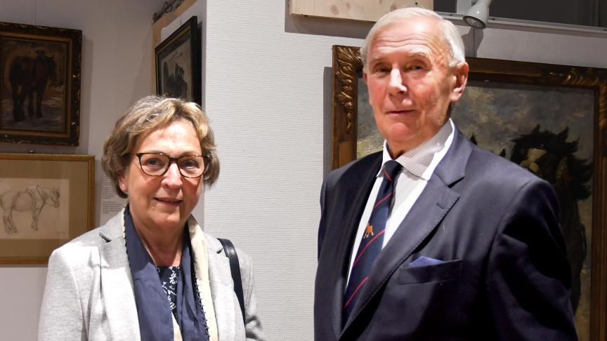 Maurice Dedobbeleer met de weduwe van William Beeckman op de tentoonstelling Deinze 2018.
