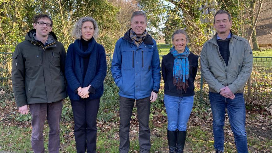 Het WeComV bestaat sinds kort uit 8 leden, v.l.n.r. Christophe Walgraeve (UGent), Eveline Volcke (UGent), Sam De Campeneere (ILVO), Veerle Fievez (UGent), Gert Otten (VITO) en niet op de foto: Johan Buyse (KU Leuven), Peter Demeyer (KU Leuven) en Ben Aernouts (KU Leuven).
