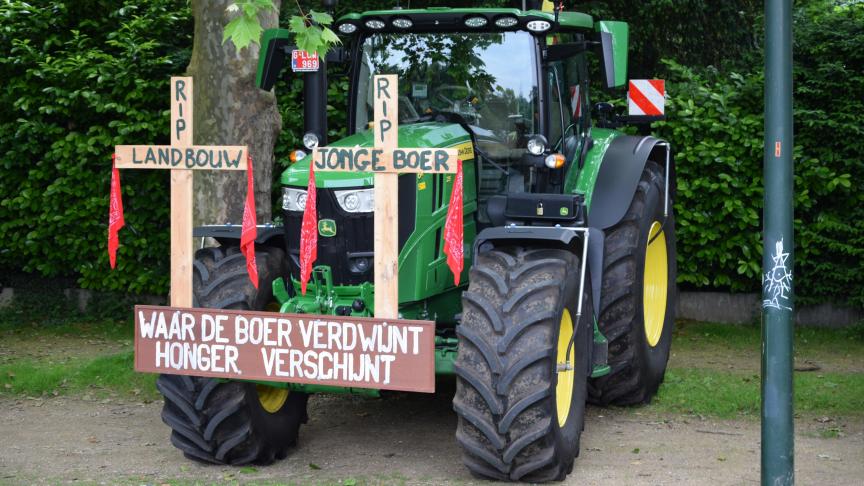 Onderzoekers polsen via een enquête waarom boeren al dan niet deelnamen aan de recente boerenprotesten.