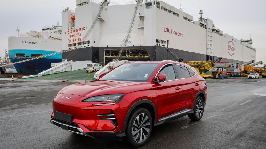 De gespannen handelsrelaties tussen de Europese Unie en China over de import van Chinese elektrische wagens in Europa bedreigen de export van Europees varkensvlees naar China.