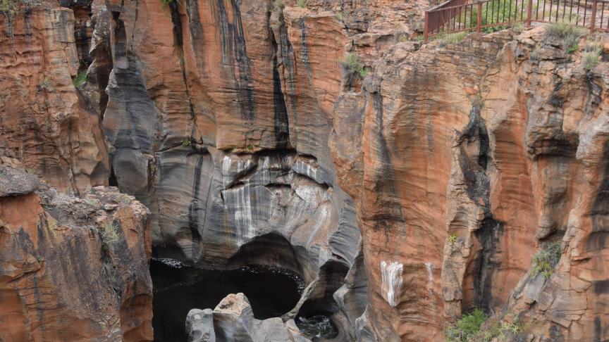 De Bourke’s Luck Potholes en de rots die uitgesleten is door de Blyde.