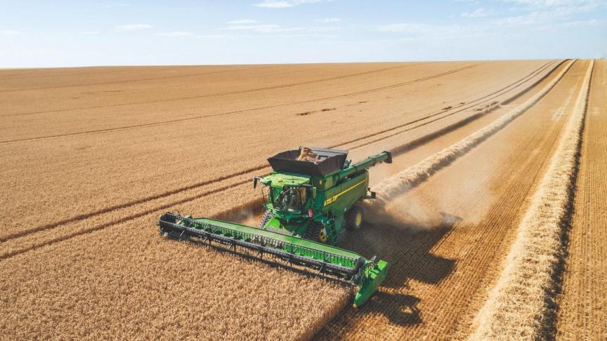 John Deere vernieuwde zijn T5 en T6 maaidorsers.