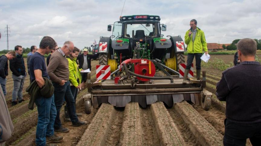 Nieuwe technologieën om onkruid in ruggenteelten te bestrijden werden getoond tijdens een demonstratiemoment georganiseerd door Inagro.
