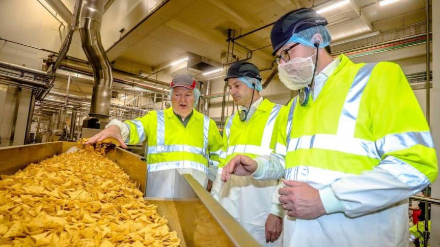 In Veurne produceert PepsiCo dagelijks meer dan 2 miljoen zakken chips voor haar merken Lay’s, Doritos en Cheetos.