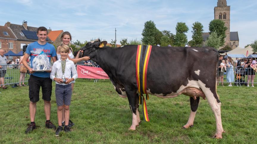 Kemdale Belly (v. Dropkick) van Frederik Geerardyn uit Kemmel werd algemene dagkampioene.