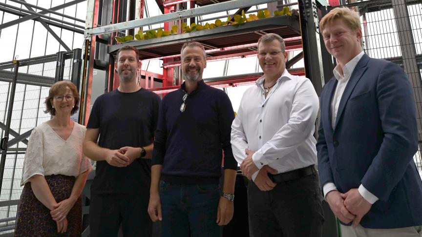 Inagro nam midden september een innovatieve verticale teeltinstallatie in gebruik, ook wel de verticale landbouwtoren genoemd.
