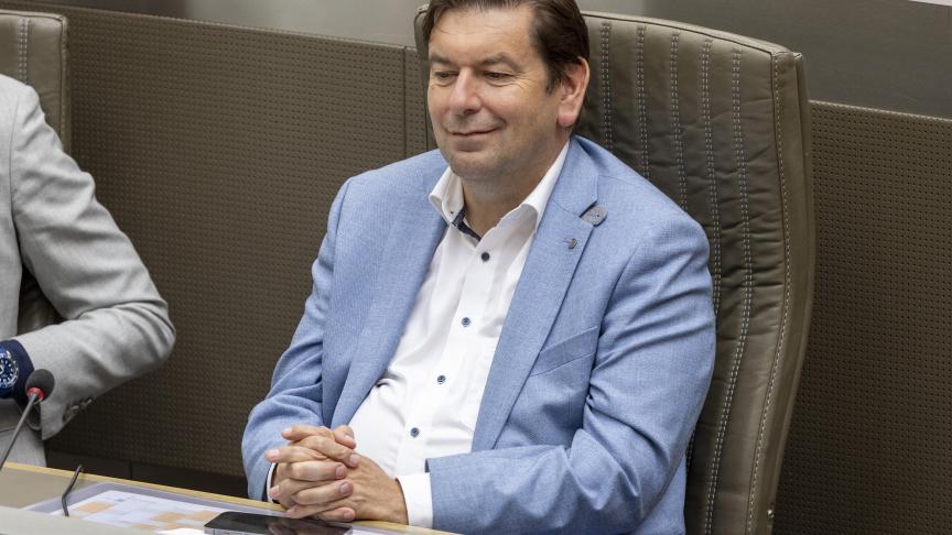 Zonder oplossing voor het stikstofprobleem, komt er met ons geen Vlaamse regering, zegt landbouwspecialist Bart Dochy van cd&v op 25 september in de wandelgangen van het Vlaamse Parlement.
