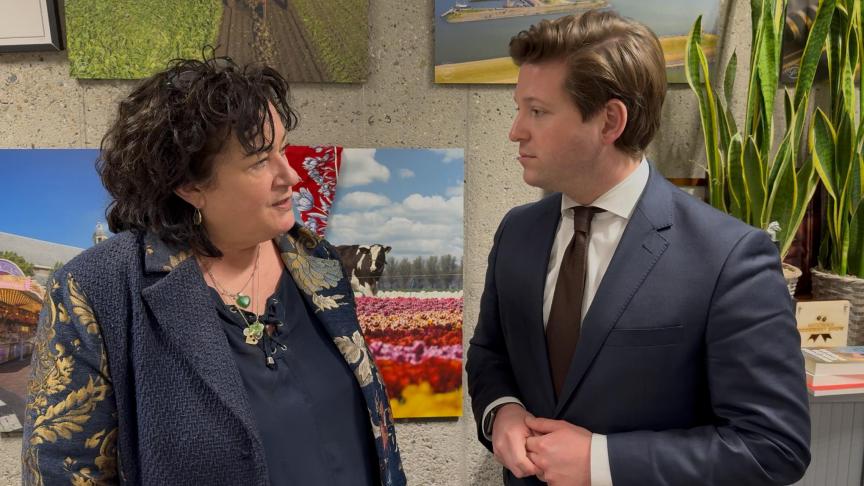 Caroline van der Plas (BBB, links op de foto) en Thom van Campen (VVD) willen stalbezettingen sneller en zwaarderbestraffen en boerengezinnen beterbeschermen tegen intimidatie.