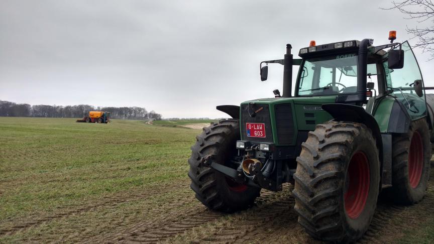 Op percelen met nitraatgevoelige teelten in gebiedstype 2 en 3 zullen geen nitraatgevoelige teelten toegelaten zijn op de eerste 5 m langs waterlopen die opgenomen zijn in de Vlaamse Hydrografische Atlas (VHA).