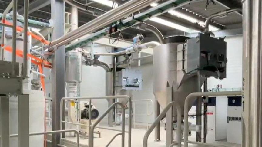 De nieuwe eiwitinstallatie produceert eiwitconcentraten, zetmeel en vezels volledig geautomatiseerd en zeer efficiënt, met minimaal watergebruik en zonder chemische afvalstoffen.