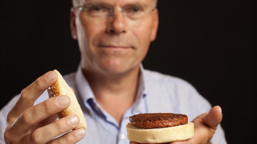 Mosa Meat presenteerde de eerste kweekvleesburger in 2013. In januari diende het Nederlands bedrijf voor het eerst een aanvraag in om producten met gecultiveerd rundervet te mogen verkopen in de EU.