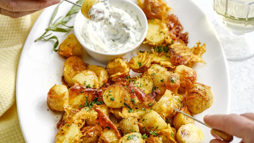 Krokante aardappelen in de oven met kaas en dragonmayonaise 01