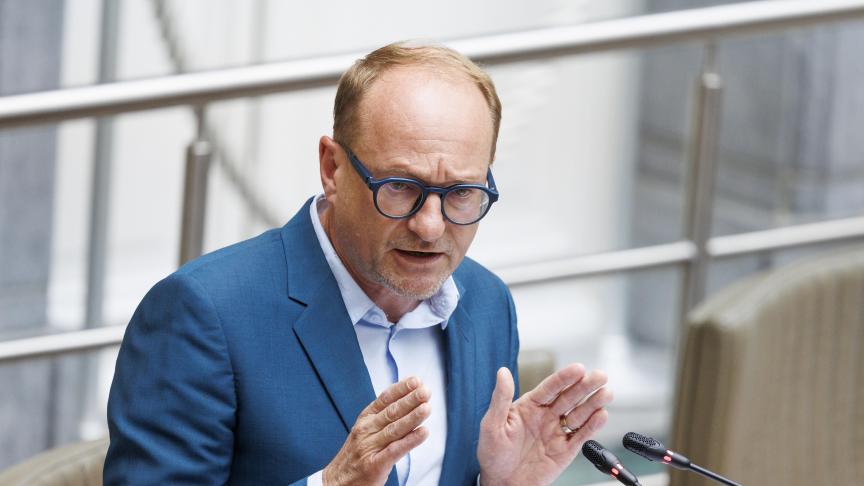 Minister voor Dierenwelzijn Ben Weyts vindt het moeilijk te verantwoorden dat wolven van bescherming genieten.