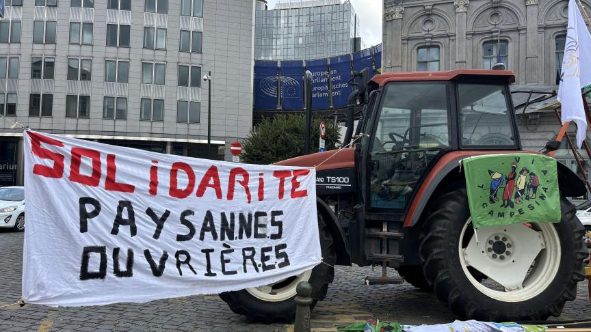 Op 4 septemberprotesteerde Fugeaaan het Europees Parlement, samen met een vijftigtal organisaties, om de vele gevaren van het Mercosur-akkoord te benadrukken.