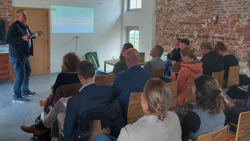 Landbouworganisaties, sectorverenigingen en landbouwers verenigden zich om parlementairen te informeren over gewasbescherming.