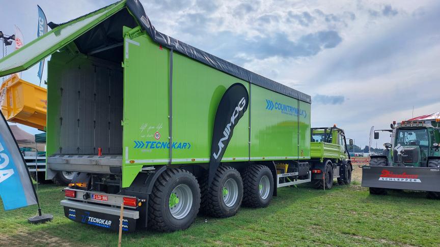 Agrimac heeft nu de ‘Countrywalk’ walking floor-aanhanger van Tecnokar in haar gamma.