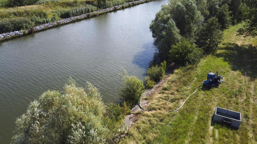 In 8 onttrekkingszones in Oost-Vlaanderen mag je vanaf 16 oktober terug water oppompen uit onbevaarbare waterlopen en publieke grachten.