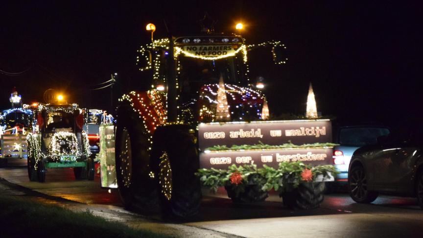 Verlichte tractortochten zijn overal in Vlaanderen een mooie eindejaarstraditie geworden.