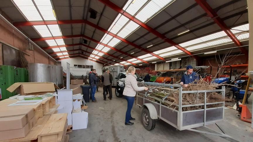 Met deze groepsaankoop wil de Provincie Oost-Vlaanderen land- en tuinbouwers stimuleren om effectief aan te planten en hen ook bijstaan in hun rol als beheerder van het landbouwlandschap, zegt gedeputeerde Joke Schauvliege.