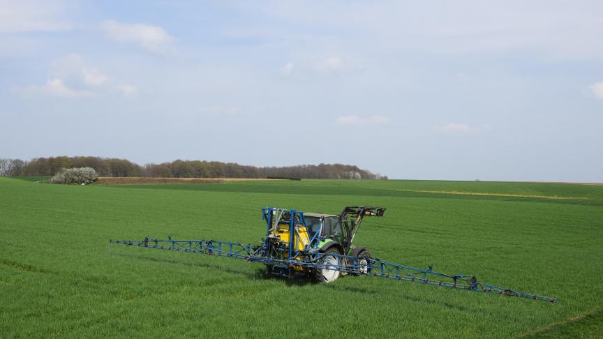 Frankrijk verbiedt de import en verkoop van plantaardige producten die behandeld zijn met gewasbeschermingsmiddelen die in de Europese Unie verboden zijn.