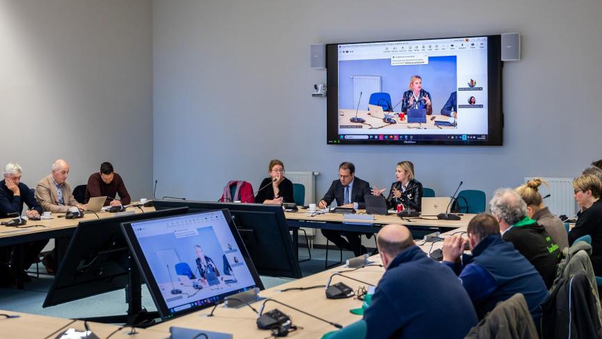 Het FAVV, de federale minister van Landbouw David Clarinval en het Agrofront kwamen samen om van gedachten te wisselen over de impact van het Mercosur-vrijhandelsakkoord voor de voedselveiligheid in België.