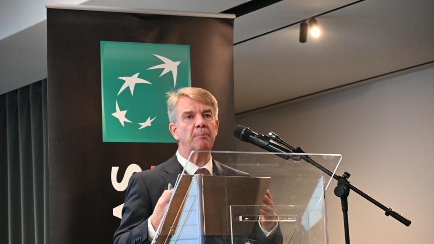 “Vlaanderen blijft een zuivelregio, maar waarschijnlijk met minder bedrijven, minder dieren en minder liters melk”, voorspelt Jan de Keyser.