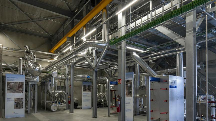 Op zijn vestiging in Lummen installeerde FrieslandCampina een nieuwe ijswaterinstallatie.