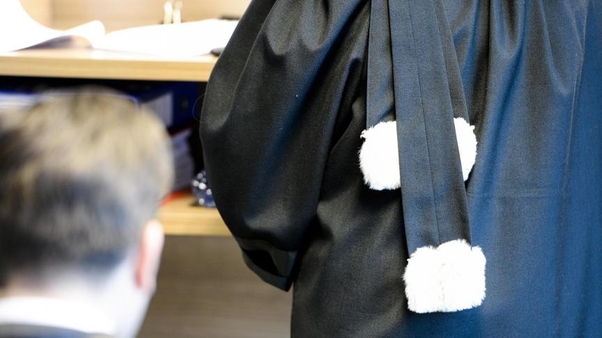 De Tongerse rechter heeft 4 mannen die betrokken waren bij de diefstal en de heling van verschillende dure landbouwmachines en tractoren veroordeeld.