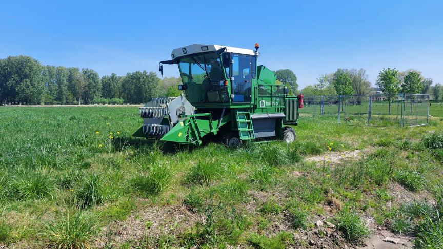 Nieuw op de Proefhoeve in Bottelare is deze proefveldoogstmachine.
