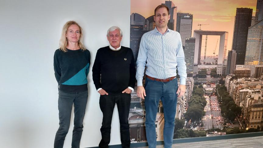 V.l.n.r. Roxanne Thiébaut, Peter De Wit en Jelmer Hofstra verzorgen de dagelijkse werking achter  AgriRecover.