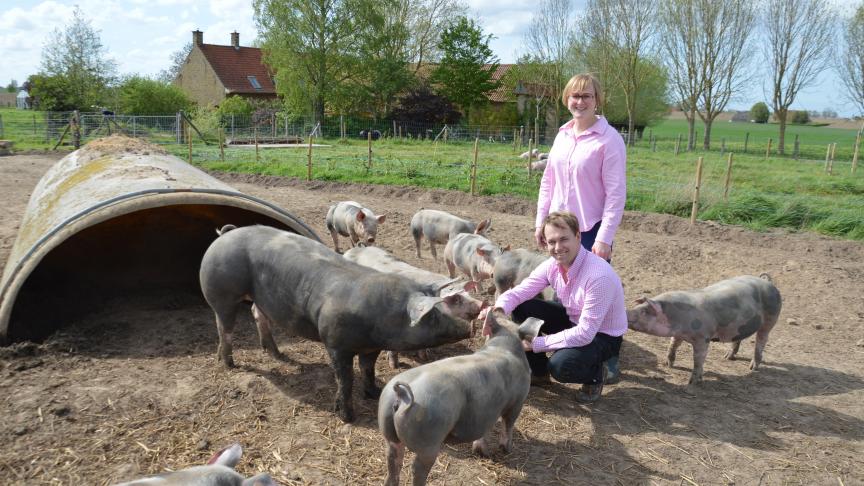 Dries Dewulf en Lies Debaillie hebben een bedrijfsmodel opgezet waarbij  alle varkens volledig via de korte keten worden afgezet.