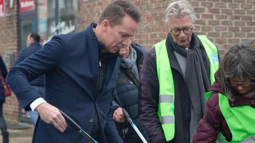 “Met de extra middelen kunnen steden en gemeenten hun aanpak van zwerfvuil verder opschalen”, zegt minister Brouns.