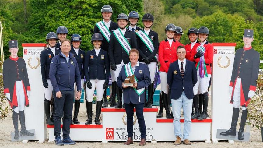 Het podium van de eerste kwalificatie van de FEI Eventing Nations Cup 2026 met goud voor Duitsland, zilver voor België en brons voor Zweden.